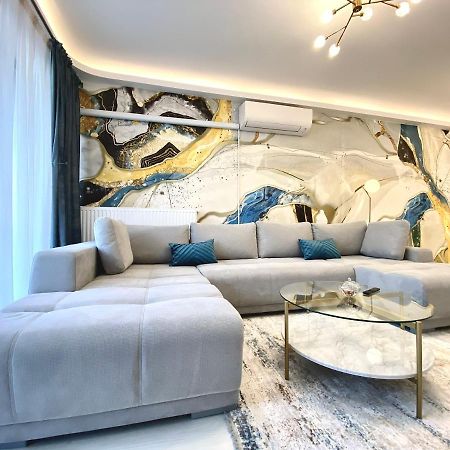 Coquette Apartment Brasov Luaran gambar