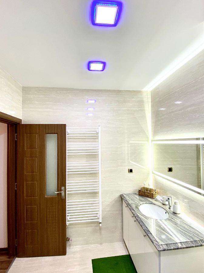 Coquette Apartment Brasov Luaran gambar