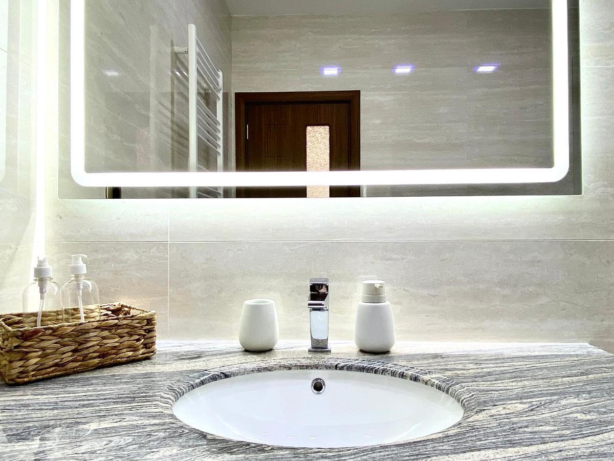 Coquette Apartment Brasov Luaran gambar